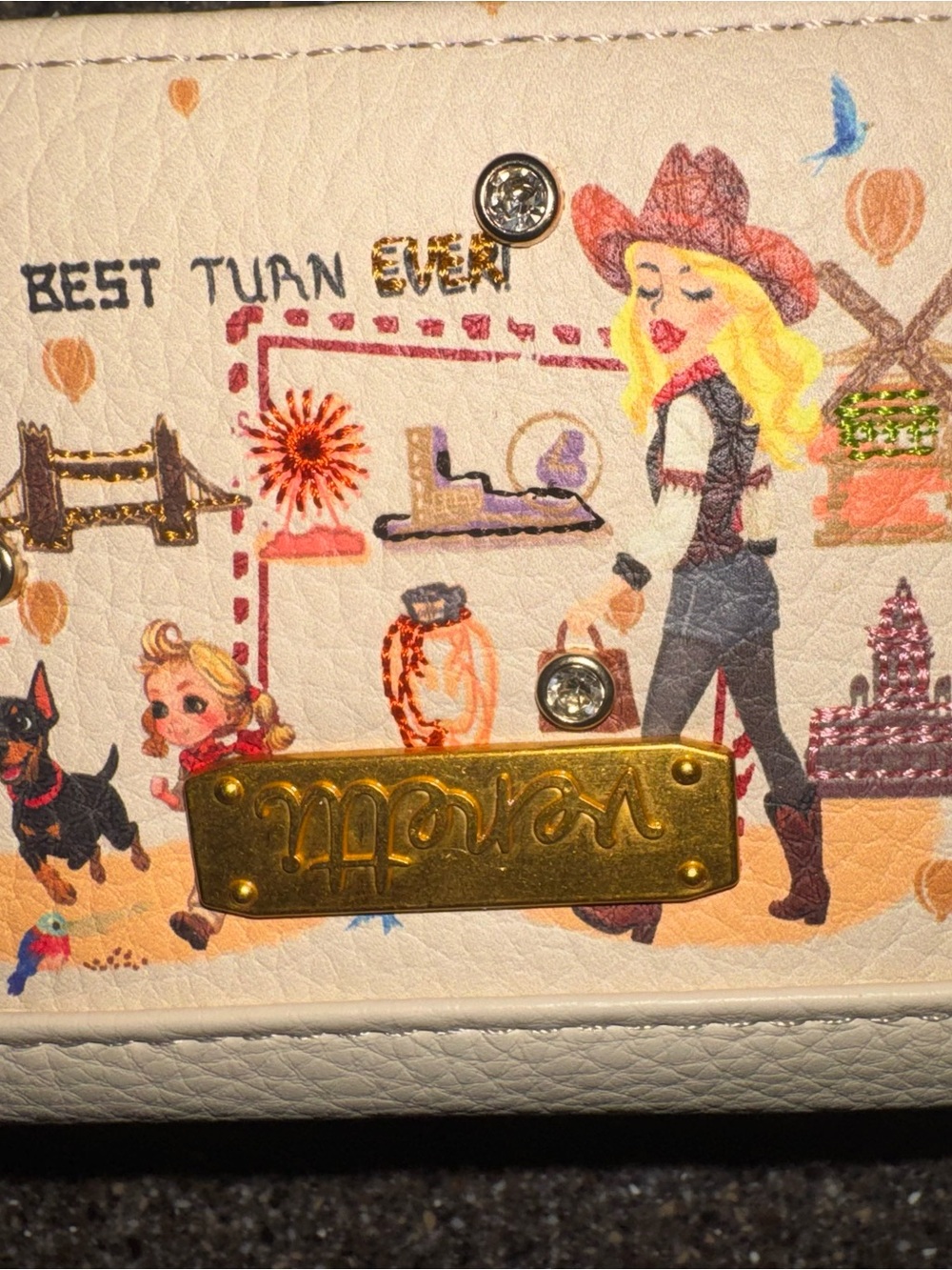 NWT Venetti Travel Print Bifold Wallet •Error • Upside-Down Logo - Picture 2 of 9